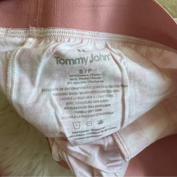 Tommy John Women’s Gingham Power Nap Tank & Pant Set - Picture 5 of 6